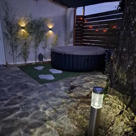 Logement Complet Avec Jacuzzi Exterieur